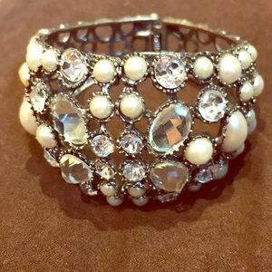 Costume jewelry bracelet